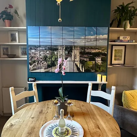 別荘 Comfy Within Wall, 10 Mins Walk To Centre, Attractions & Railway Station