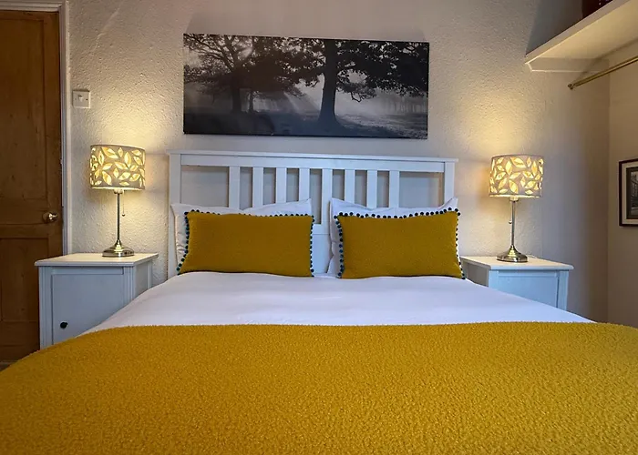 Comfy Within Wall, 10 Mins Walk To Centre, Attractions & Railway Station Nyaraló *