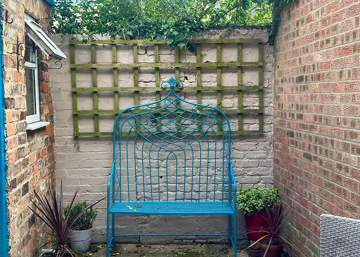 Comfy Within Wall, 10 Mins Walk To Centre, Attractions & Railway Station