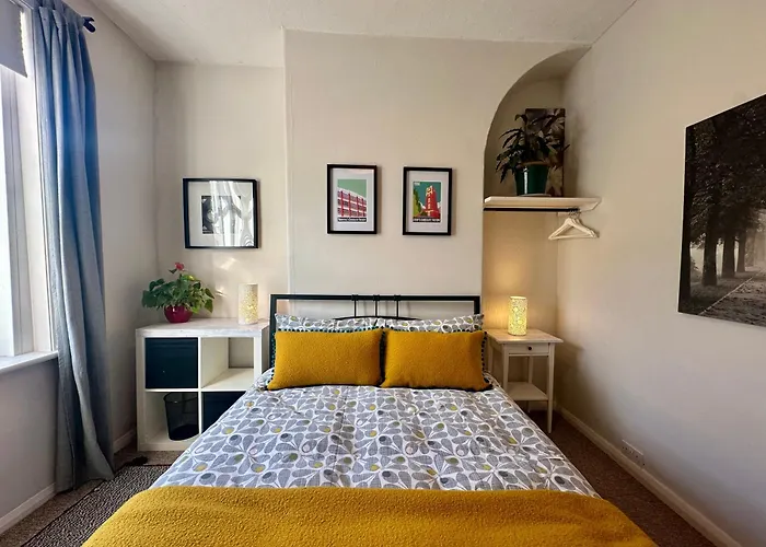 Comfy Within Wall, 10 Mins Walk To Centre, Attractions & Railway Station Nyaraló *