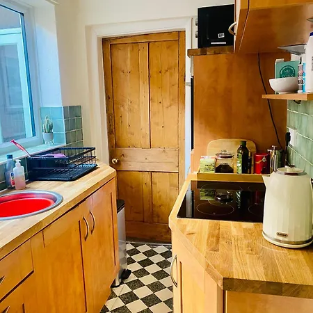 Semesterbostad Comfy Within Wall, 10 Mins Walk To Centre, Attractions & Railway Station *