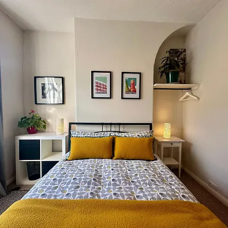 Comfy Within Wall, 10 Mins Walk To Centre, Attractions & Railway Station Semesterbostad *